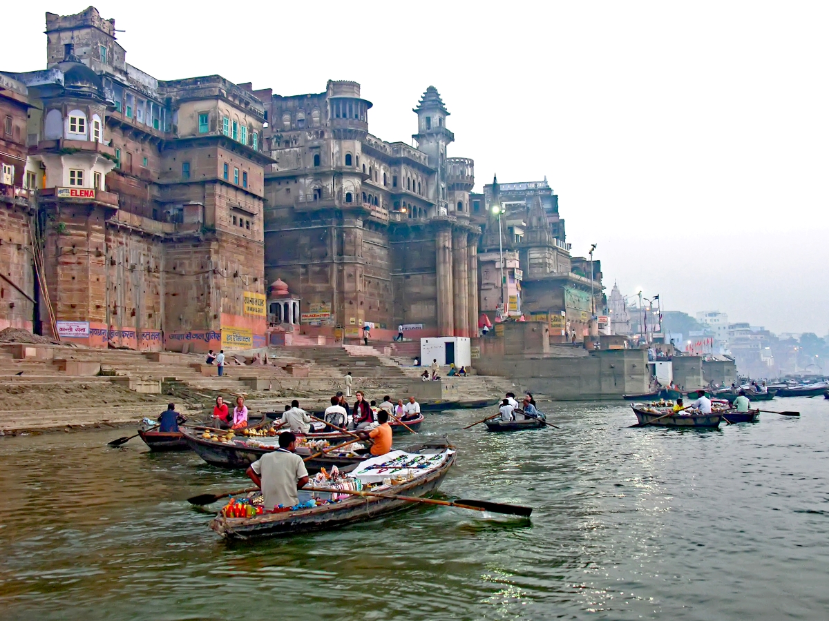 Sacred Pilgrimage Tour: Varanasi, Bodh Gaya & Allahabad Experience