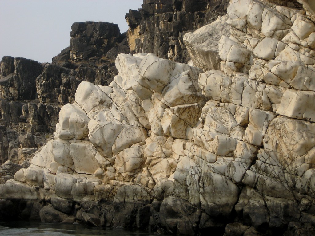 Bhedaghat Marble Rocks: A Stunning Natural Wonder in Jabalpur