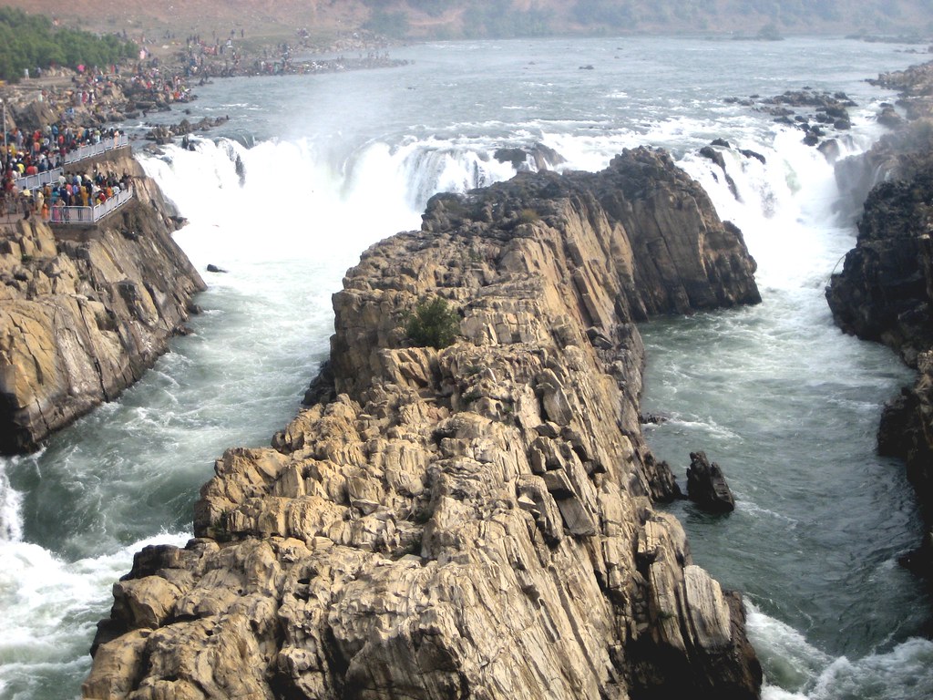 Dhuandhar Falls: The Majestic Waterfall of Jabalpur