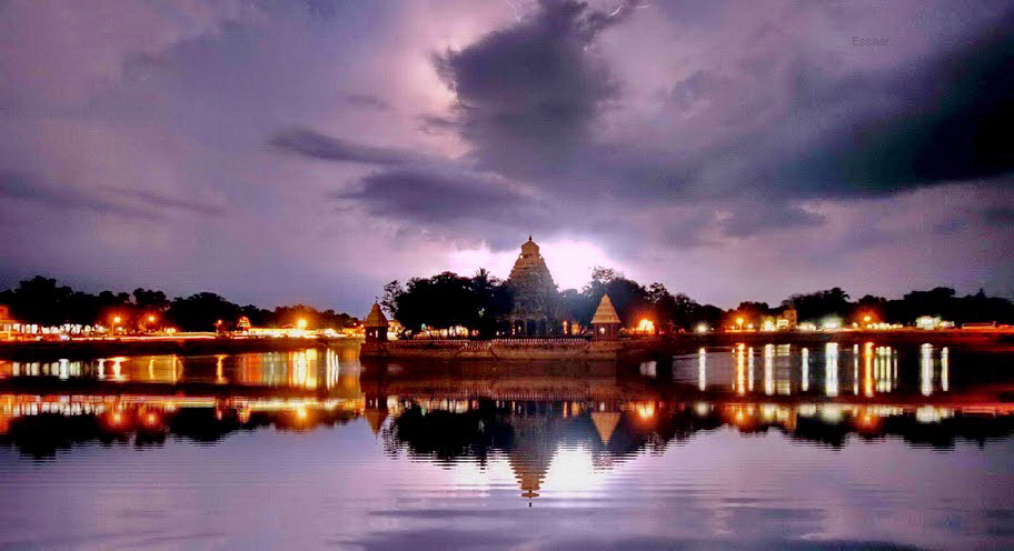 Vandiyur Mariamman Teppakulam: A Tranquil Temple Pond in Madurai